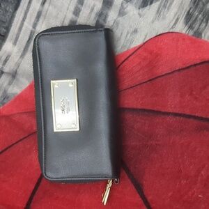 Dkny leather wallet
